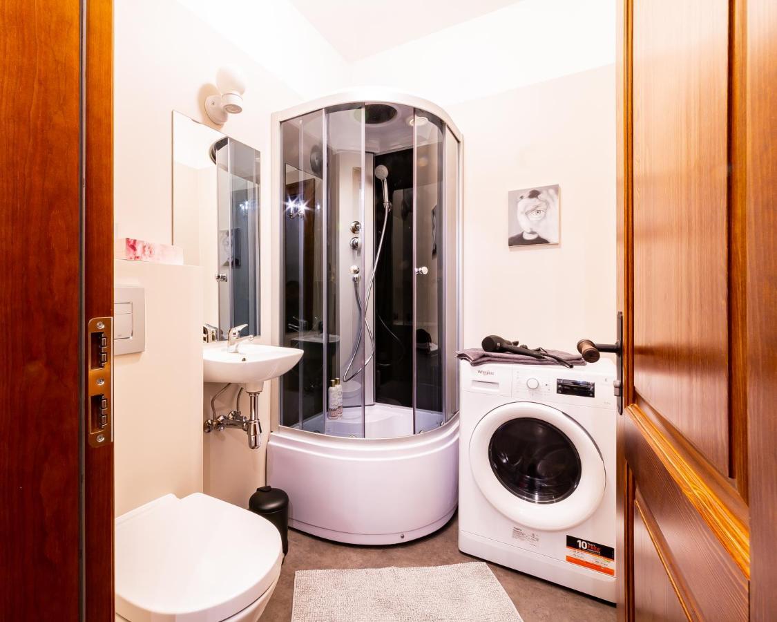 Gourmet Storie'S Ap 68Sqm Renovated Free Parking Apartment Riga Exterior photo